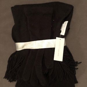 NY&Co Black Scarf and Glove Gift Set